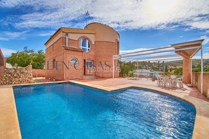 Foto 8cae4410-96b6-4a7b-bf38-ac0c1b654800. Xalet amb aparcament piscina a Busot