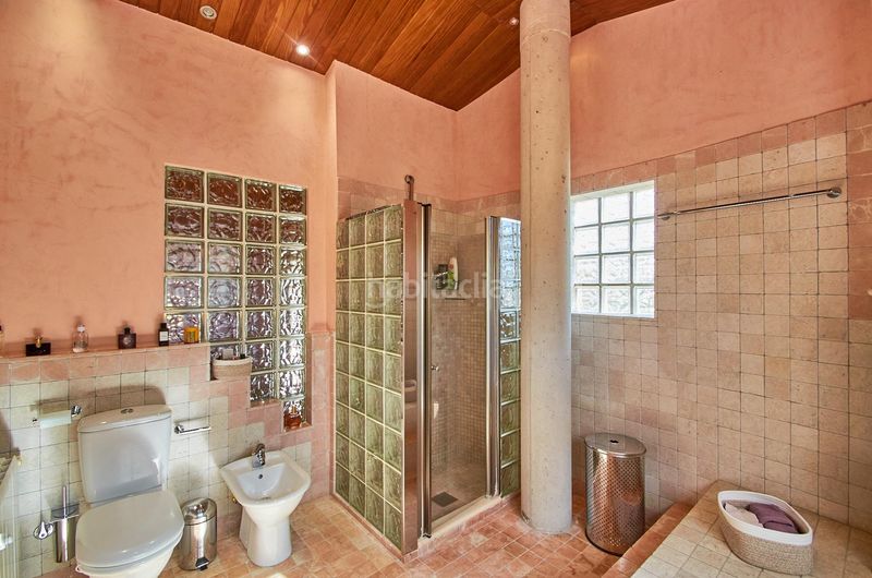 Foto b017f874-82cc-4c2b-899b-0cb752c35654. Xalet amb aparcament piscina a Busot