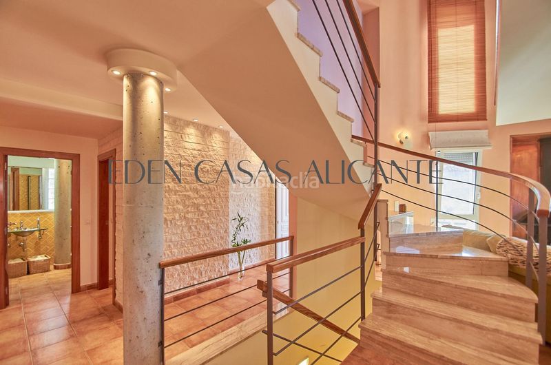 Foto b60aadb5-b641-44e8-89bb-bf9dab9a6a67. Xalet amb aparcament piscina a Busot