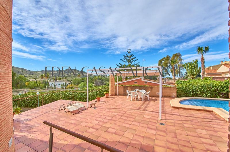 Foto be121964-d6a1-4252-900c-5aa9a5daa8d8. Xalet amb aparcament piscina a Busot