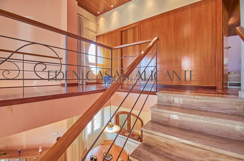 Foto d0869635-b4af-4297-9423-aaf09b6c1f2b. Xalet amb aparcament piscina a Busot