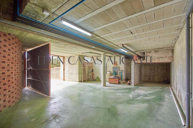 Foto ebeff630-2dce-4c53-831a-a7be77475866. Xalet amb aparcament piscina a Busot