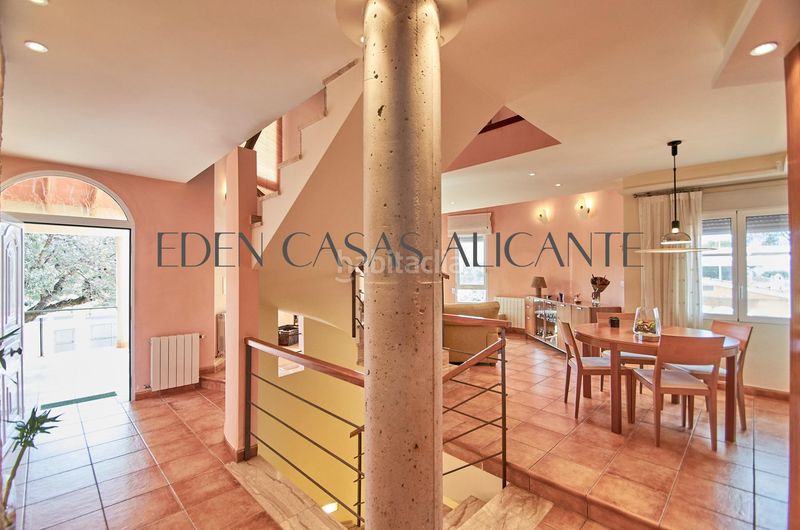 Foto f4fdb999-1f36-4f4b-aae4-81b70c0c0fa0. Xalet amb aparcament piscina a Busot