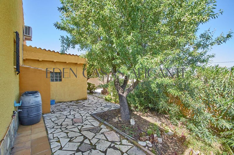 Foto 2d9e8709-4423-45ee-b389-5654298c096e. Chalet ref 01490 chalet independiente en Busot