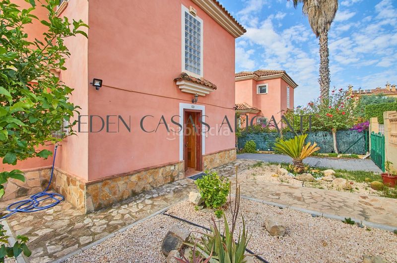 Foto a22ae2dd-aae4-4809-9d74-cb065af9b0c4. Xalet amb piscina a Bonalba-Cotoveta Mutxamel