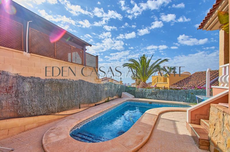 Foto aaf08316-018c-4370-82b5-181f91bf440a. Xalet amb piscina a Bonalba-Cotoveta Mutxamel