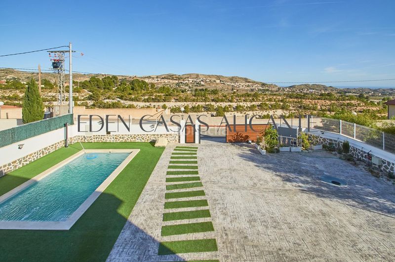 Foto b06d3649-3998-4fc1-a1d6-3b2471c748ea. Xalet amb calefacció aparcament piscina a Busot