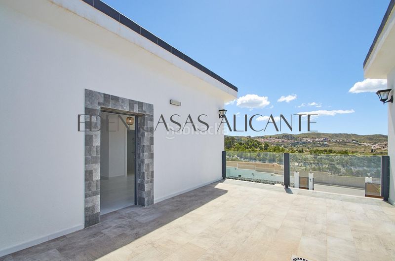Foto db366902-be40-40b7-a985-d90d2d50755f. Xalet amb calefacció aparcament piscina a Busot