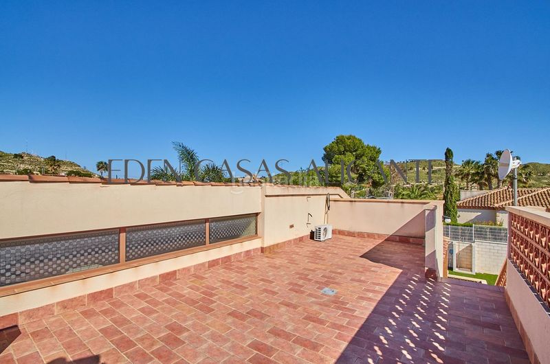 Foto a7d4a3c6-1db8-4eaa-bf8e-aa7d5dfc626d. Xalet amb calefacció aparcament piscina a Busot