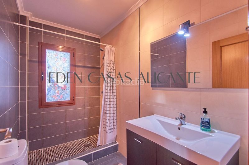 Foto df2d9ca9-13eb-4425-8ce7-d7abacc70a86. Xalet amb calefacció aparcament piscina a Busot