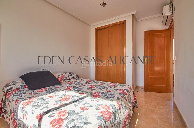 Foto 4231b546-4ffa-482d-a21a-01b5cd0cc1e9. Casa adossada amb calefacció aparcament piscina a Mutxamel