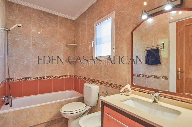 Foto 5a4f87ec-e5fd-4281-b472-45b61161b998. Casa adossada amb calefacció aparcament piscina a Mutxamel