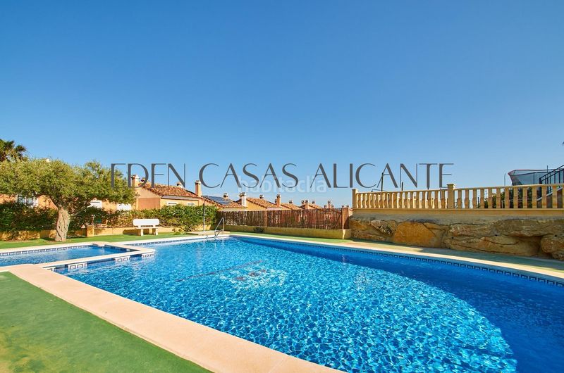 Foto 7a7d866f-8ced-468b-8c2f-5021b6721e21. Casa adossada amb calefacció aparcament piscina a Mutxamel