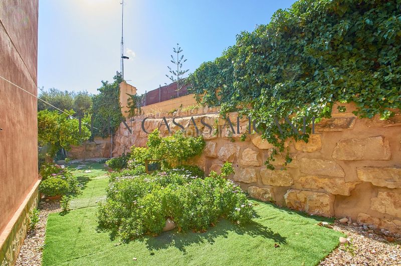 Foto a0d375c5-0e47-42d0-8f8b-94dfe6a75e58. Casa adossada amb calefacció aparcament piscina a Mutxamel