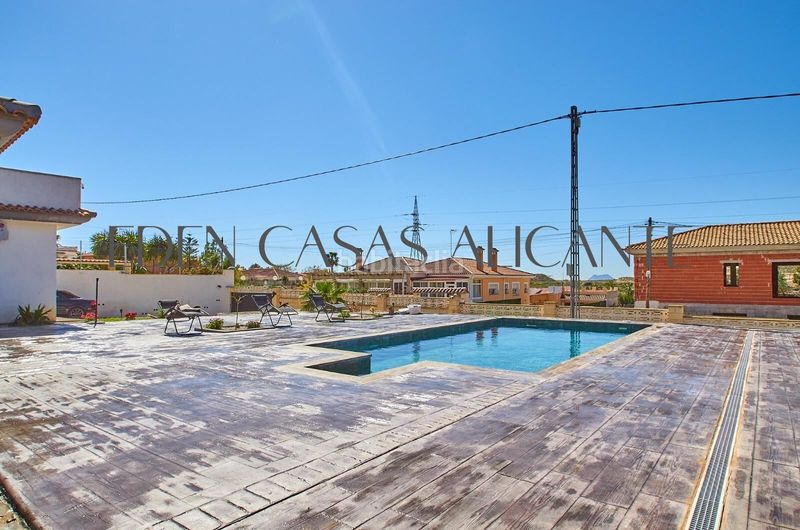Foto 49f17f59-7b13-464f-a49f-543a20c6286a. Xalet amb calefacció aparcament piscina a Busot
