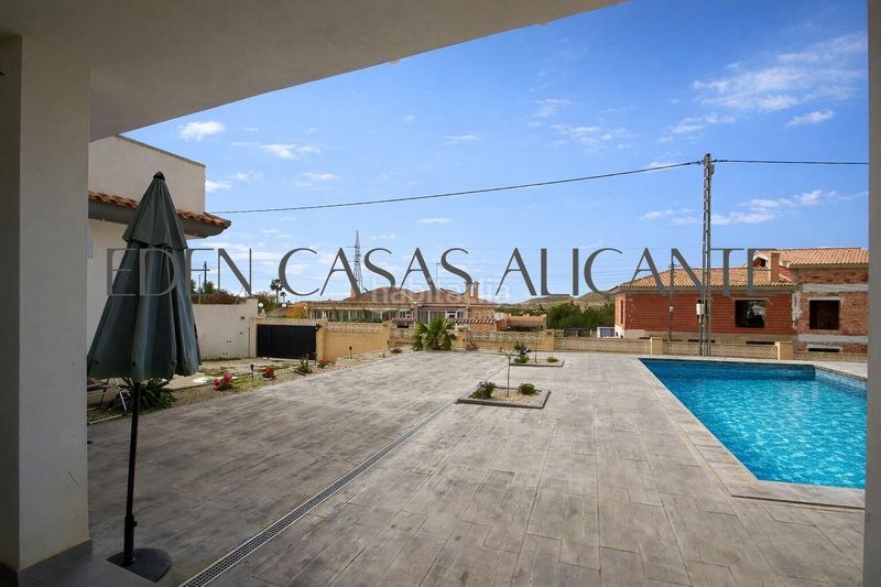 Foto 7bbe6bff-0930-4444-9cba-1ed822f6cba5. Xalet amb calefacció aparcament piscina a Busot