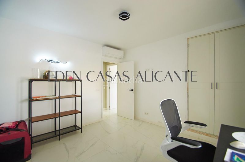 Foto a3a3b4e8-982a-4cb0-90b8-dcb398b80bdb. Xalet amb calefacció aparcament piscina a Busot