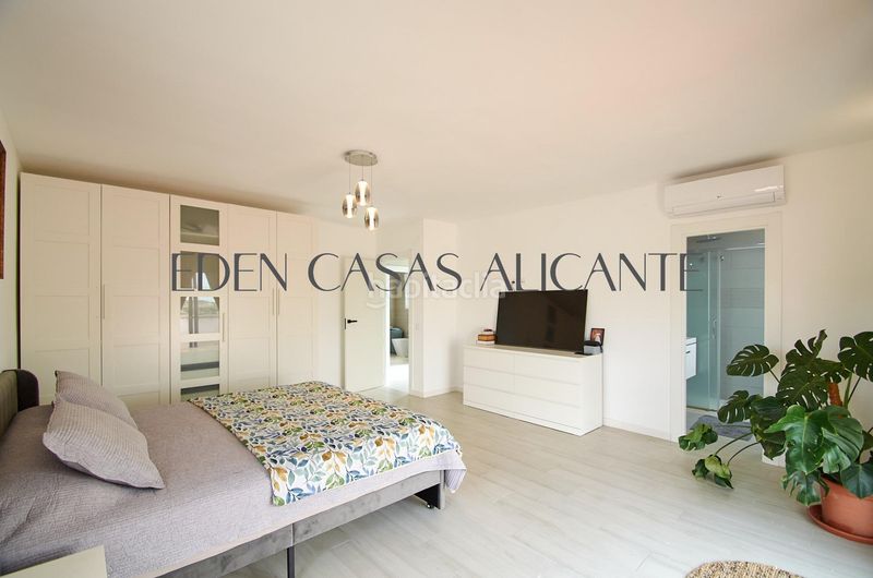 Foto c22c5228-5af3-4ee8-ac94-d87c27295cb4. Xalet amb calefacció aparcament piscina a Busot
