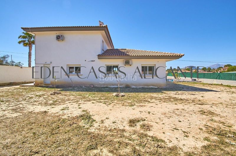 Foto cd946eef-aab9-4001-8e33-f1b0e3c89a2a. Xalet amb calefacció aparcament piscina a Busot