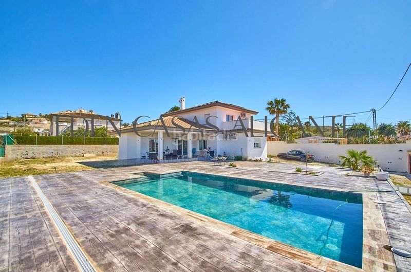 Foto f8c70309-2c12-4530-8479-e2d625abee52. Xalet amb calefacció aparcament piscina a Busot
