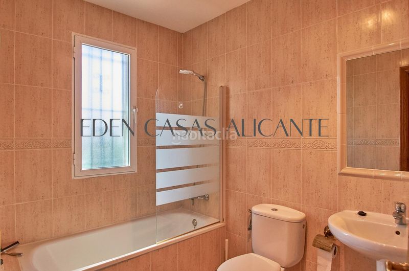 Foto 5a869cea-24b8-4ffc-9ce0-40aceb55dfcc. Xalet amb calefacció aparcament piscina a Busot