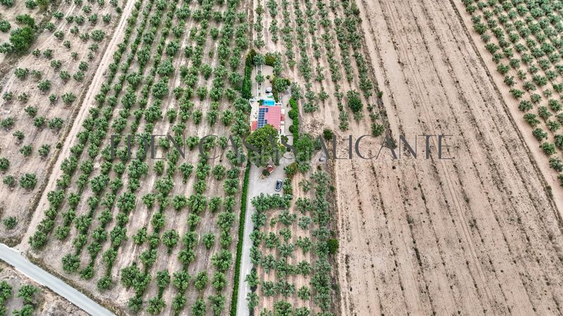 Foto a42a4614-9840-4e64-816a-d5e63e46a7ad. Xalet amb calefacció a Biar