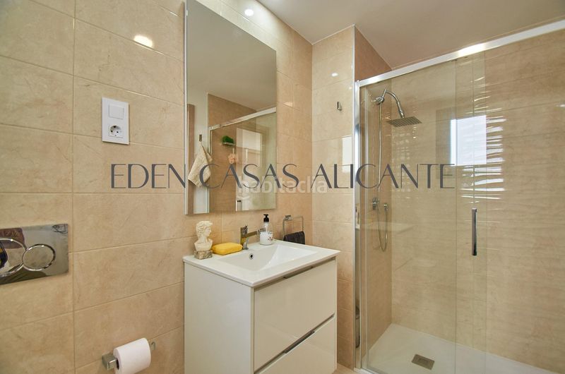 Foto 236ce1f1-cade-401d-ad1d-fe57249ba532. Casa aparellada amb calefacció aparcament piscina a Busot