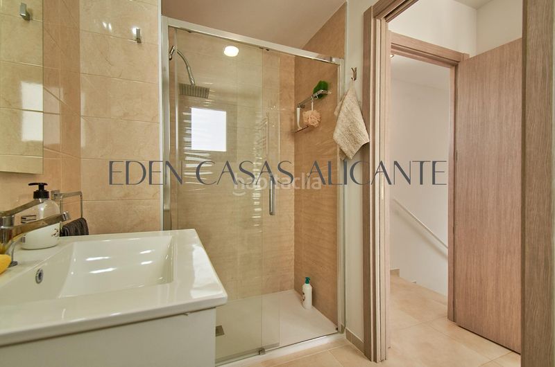 Foto 2a0f80a9-1178-46b2-ac85-d96c45aa87bb. Casa aparellada amb calefacció aparcament piscina a Busot