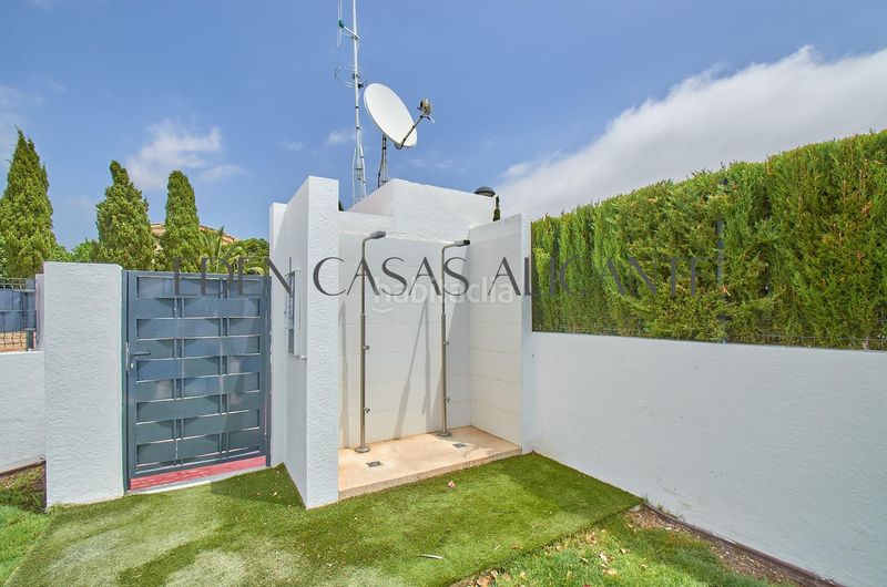 Foto b95a18c8-9dc5-4f08-86f5-4a3df99b9238. Casa aparellada amb calefacció aparcament piscina a Busot