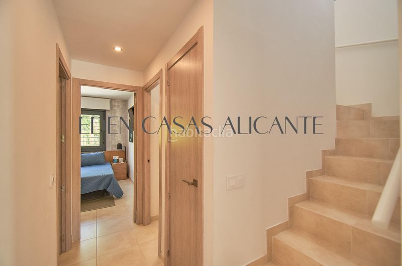 Foto b98ad536-1208-4b08-a1ac-2f4f0a27c209. Casa aparellada amb calefacció aparcament piscina a Busot