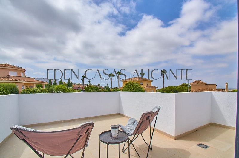 Foto ee157ce5-a742-4028-b967-9e7ad092e5d1. Casa aparellada amb calefacció aparcament piscina a Busot