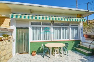 Casa  Calle central. Ref 01482 bungalow pareado en el campello