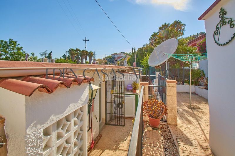 Foto 53d74ce7-2e4b-4fee-a595-93020d3022a7. Casa amb calefacció aparcament a Pueblo Español-Coveta Fumá Campello (el)