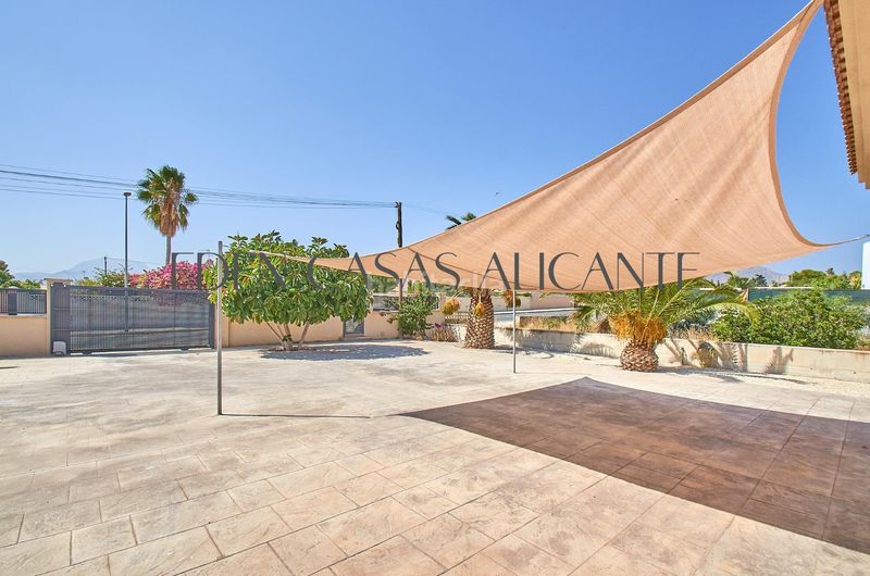Foto b9e78334-660c-4d67-a279-94ffacdfa0a9. Xalet amb calefacció aparcament a Busot