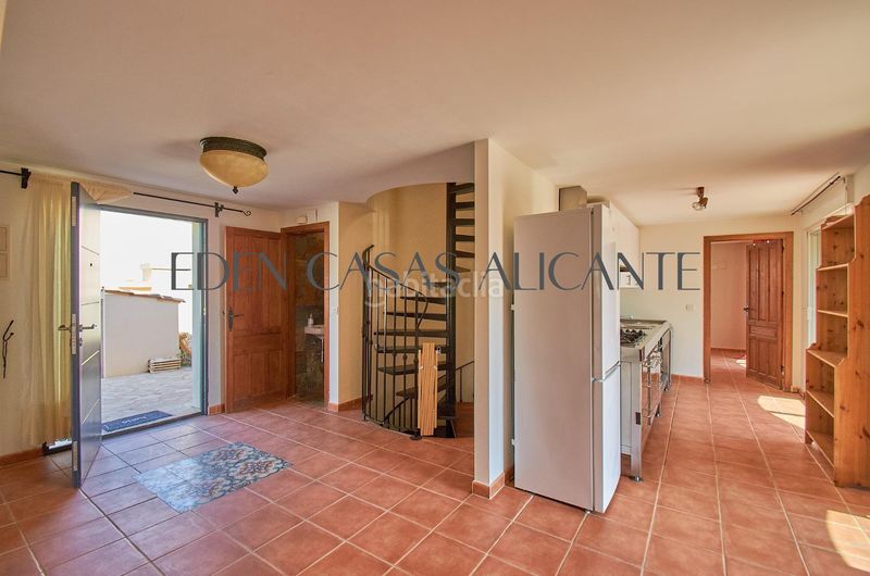 Foto 0dfc6992-f8b1-4a17-b1ca-54e24a15ca09. Casa amb calefacció aparcament a Busot