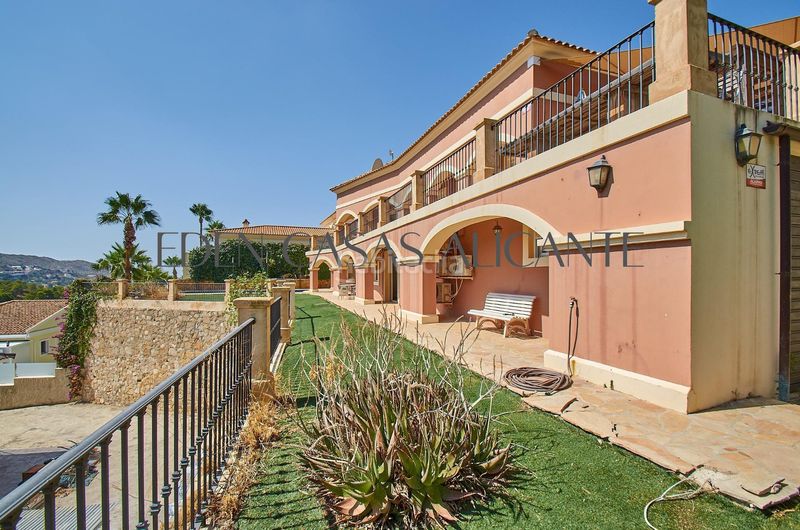 Foto a48180c5-a7d0-4444-885e-9b856bcf773d. Casa amb calefacció aparcament a Busot
