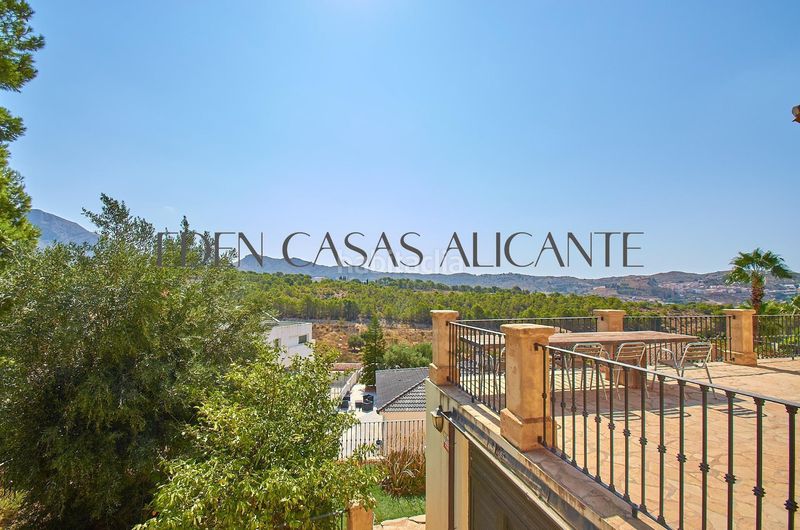 Foto b61a7dac-4590-4343-b2e8-344d0679b7b8. Casa amb calefacció aparcament a Busot