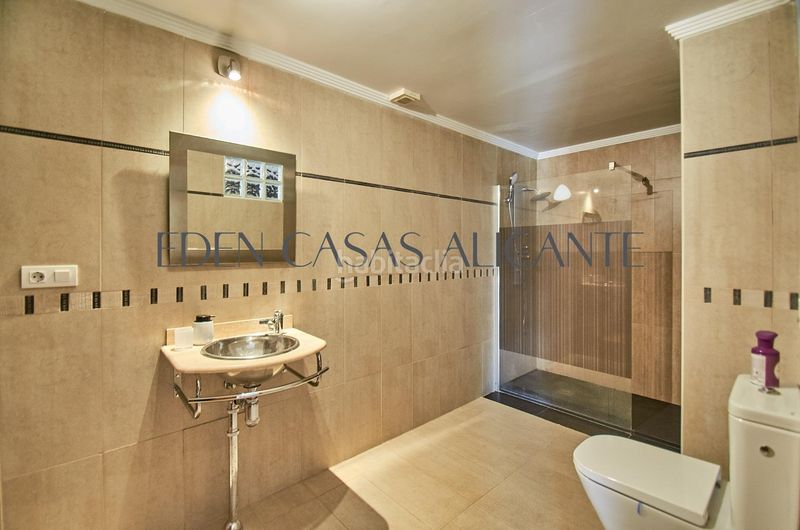Foto c25d1a7a-eeb7-4973-bd7a-8dbb17004736. Casa amb calefacció aparcament a Busot