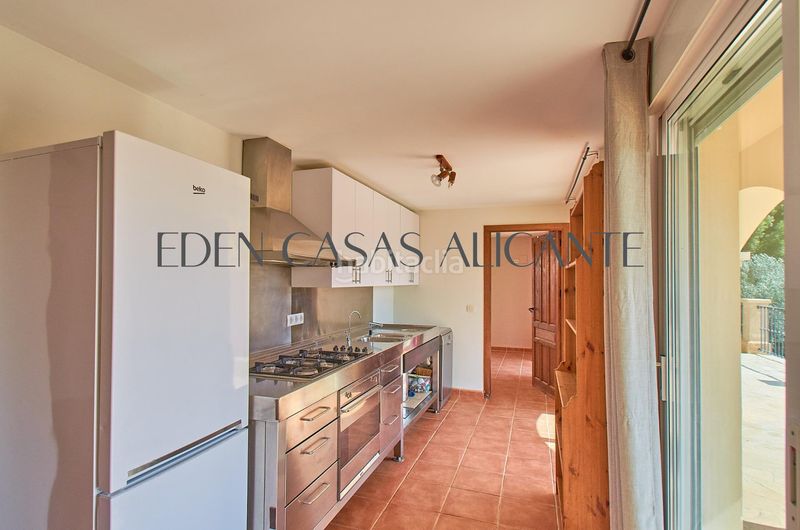 Foto d022cd91-aff3-4182-8787-40a86d2a565b. Casa amb calefacció aparcament a Busot
