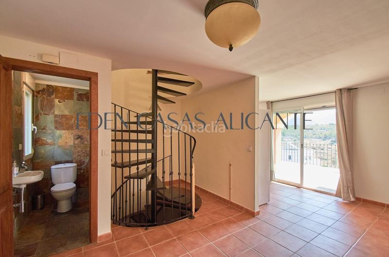 Foto d0e6db6a-d7f7-48bb-806e-908560d1b242. Casa amb calefacció aparcament a Busot