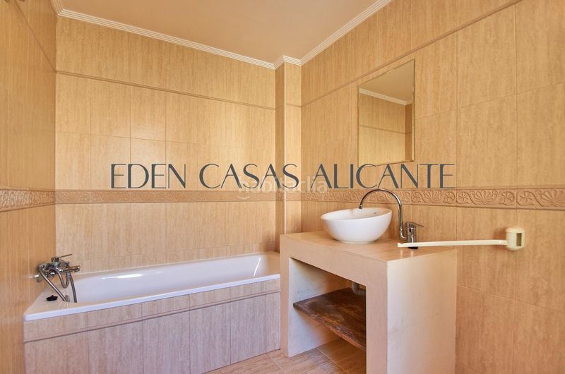 Foto ddc70792-b087-49ed-8f9a-c9eb2a95c07c. Casa amb calefacció aparcament a Busot