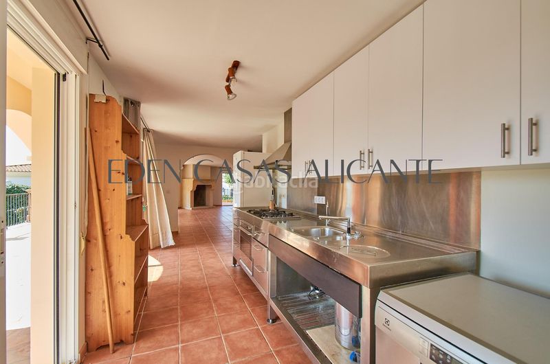 Foto ea9b8772-89d2-49a3-924d-478bec6b8ff8. Casa amb calefacció aparcament a Busot