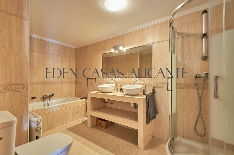 Foto f5d3dd3f-d333-4ac7-bdd6-19f690506e32. Casa amb calefacció aparcament a Busot