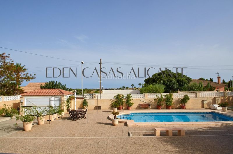 Foto 57799668-eb94-403b-8d8b-ab4a3f2f9fa3. Xalet amb calefacció aparcament piscina a Valle del Sol Mutxamel