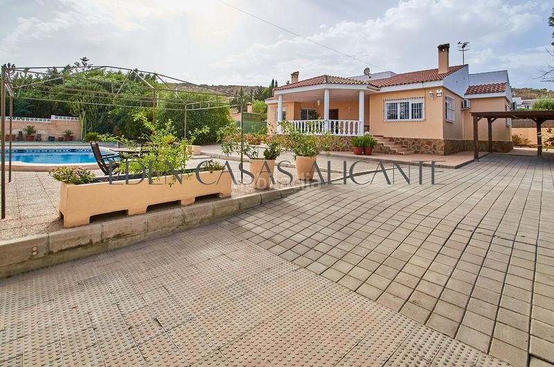 Foto cdd0c2d7-7961-44f0-b061-2aa025856065. Xalet amb calefacció aparcament piscina a Valle del Sol Mutxamel