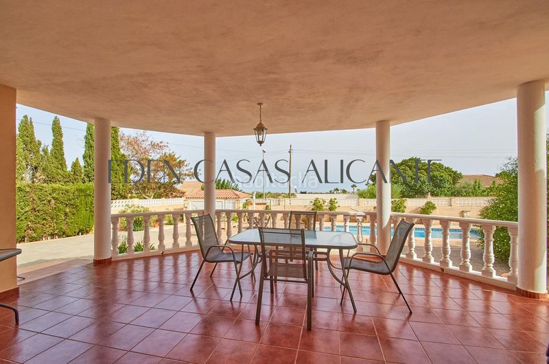 Foto d3bea098-1d8f-45a1-9b00-cedead017292. Xalet amb calefacció aparcament piscina a Valle del Sol Mutxamel