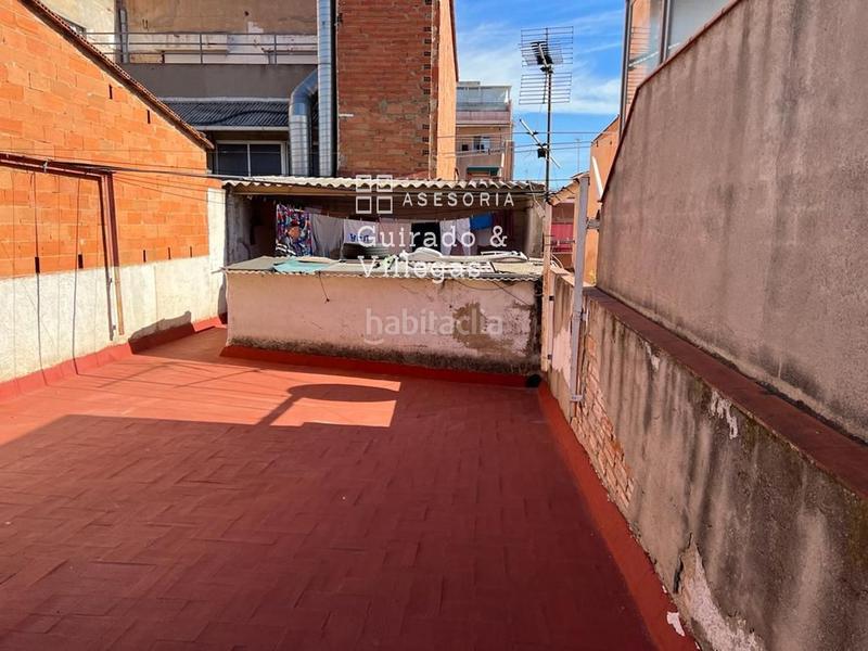 Foto a40455d8-b6dd-4b6e-a229-06ab6fc32b18. Casa adosada espaciosa casa adosada en Sant Crist Badalona