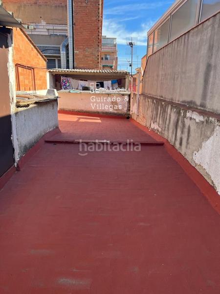 Foto aebf7f96-dd30-4061-9a5a-b2a87f0cc16e. Casa adosada espaciosa casa adosada en Sant Crist Badalona