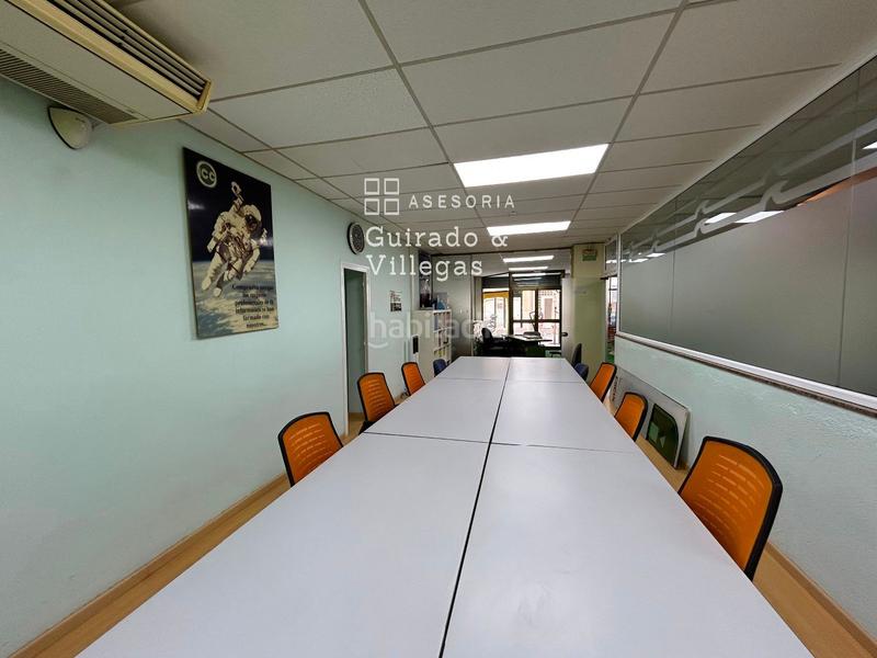 Foto 10dbb481-f6fb-45d1-b333-b84303f7fc3b. Local comercial a Casagemes Badalona