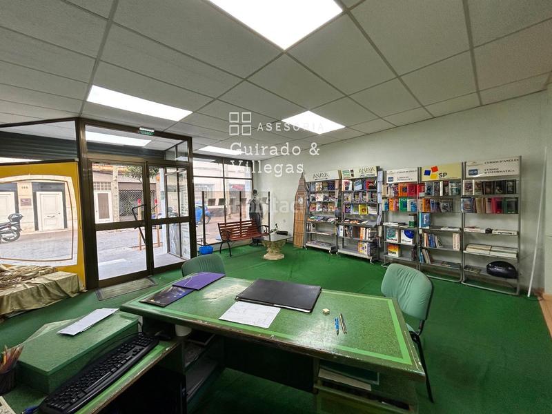 Foto c59f8872-a952-4a02-beab-95c0ebaecce9. Local comercial a Casagemes Badalona